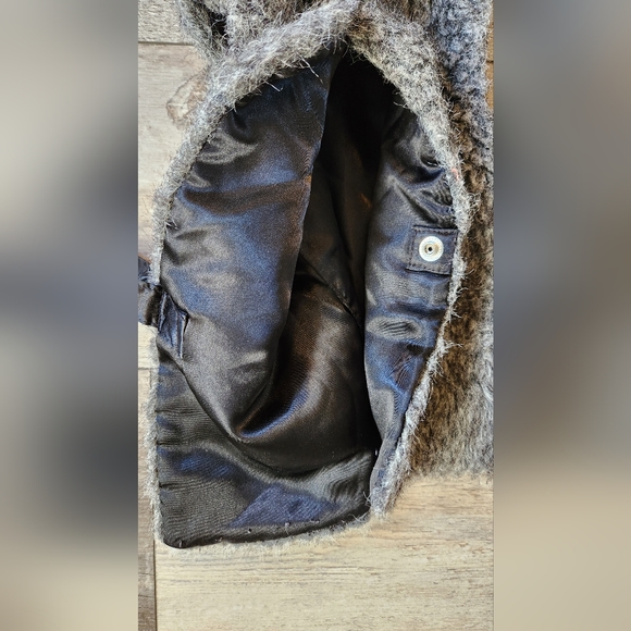 OshKosh Genuine Kids Faux Fur Vest - Picture 4 of 5